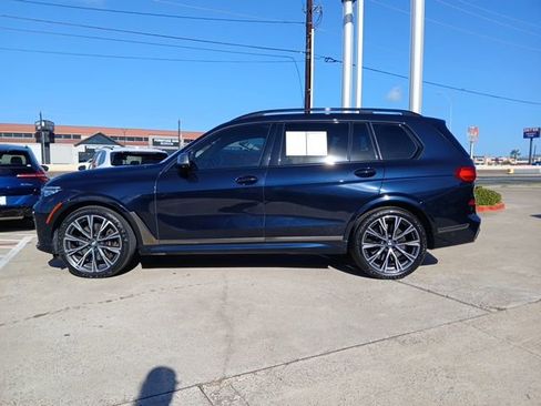 Used 2022 BMW X7 M50i image 6