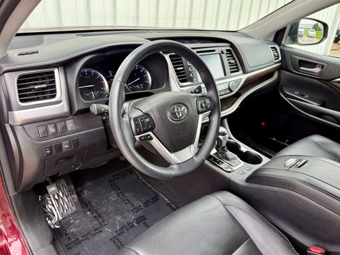 Used 2016 Toyota Highlander Limited AWD/4WD image 10