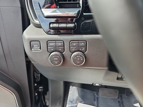 Used 2024 Chevrolet Silverado 2500 High Country w/ Technology Package AWD/4WD image 33
