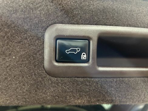 Used 2018 Lexus RX 450hL Premium w/ Premium Package AWD/4WD image 21