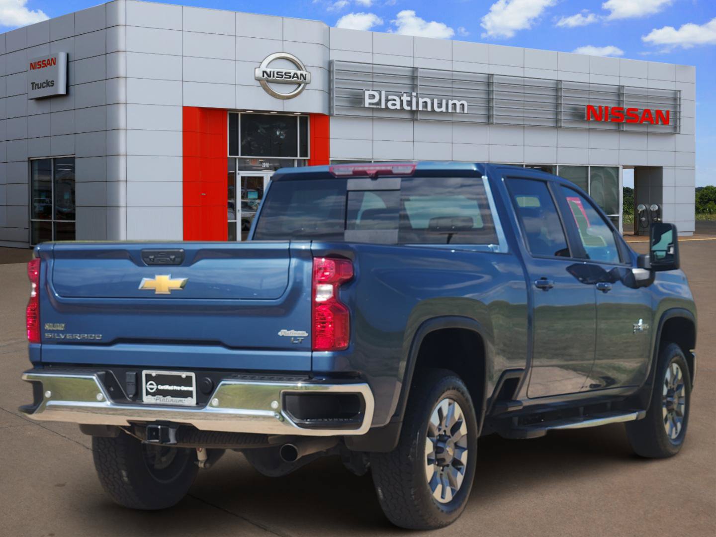 Used 2025 Chevrolet Silverado 2500 LT w/ Texas Edition AWD/4WD image 4