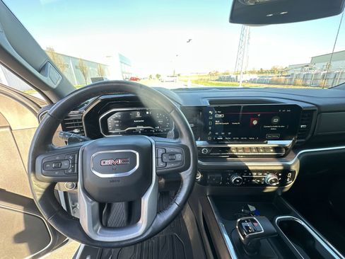 Used 2022 GMC Sierra 1500 SLT w/ SLT Premium Plus Package image 11