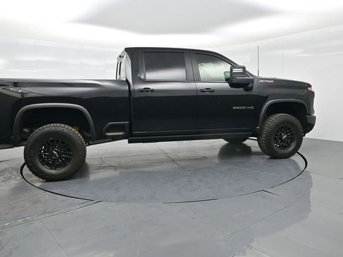 Used 2025 Chevrolet Silverado 2500 ZR2 w/ Technology Package image 32