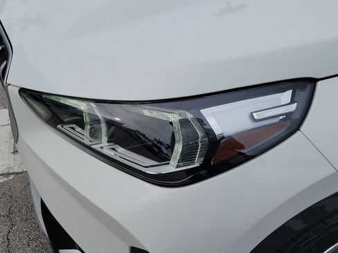 Used 2025 BMW X1 xDrive28i AWD/4WD image 7