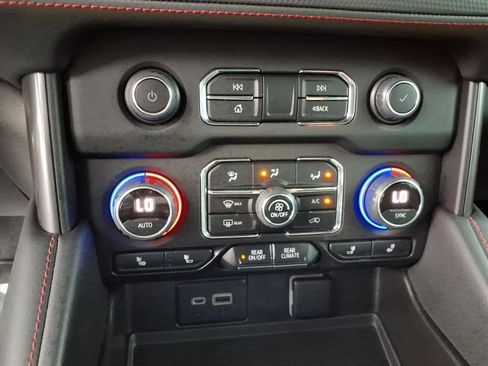 Certified 2022 Chevrolet Tahoe RST w/ Sport Performance Package AWD/4WD image 11