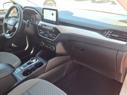 Certified 2022 Ford Escape SE w/ SE Sport Appearance Package FWD image 10