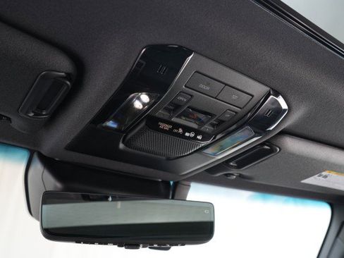 Used 2025 Toyota Land Cruiser image 54