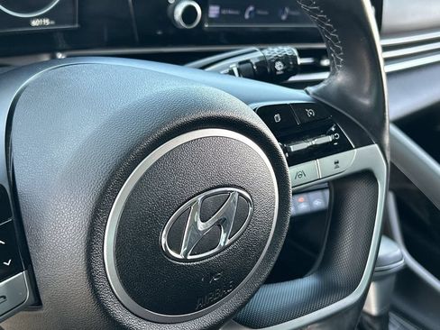 Used 2022 Hyundai Elantra SEL w/ Convenience Package FWD image 24