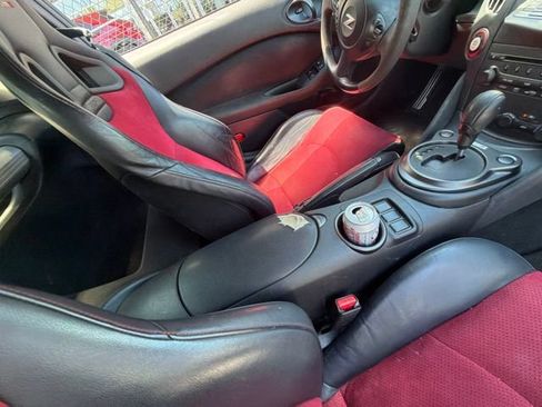 Used 2016 Nissan 370Z NISMO RWD image 8