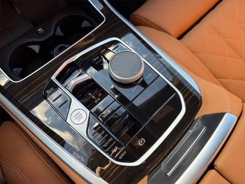 Used 2025 BMW X5 xDrive40i w/ Climate Comfort Package image 26