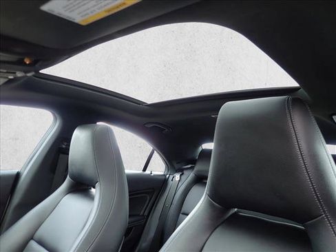 Used 2019 Mercedes-Benz CLA 250 4MATIC image 12