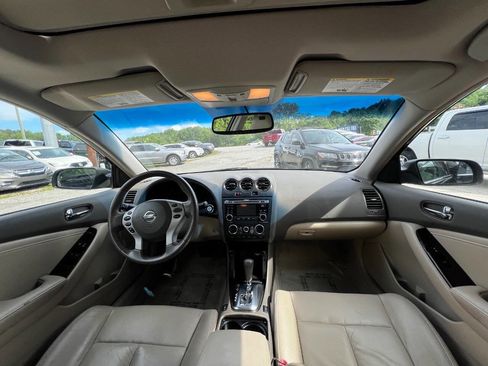 Used 2010 Nissan Altima 2.5 SL w/ SL Pkg FWD image 12