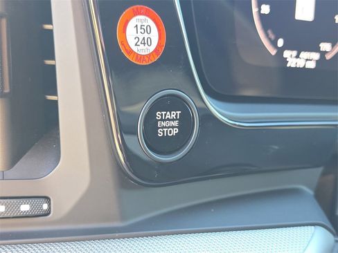 Used 2025 Porsche Cayenne image 38