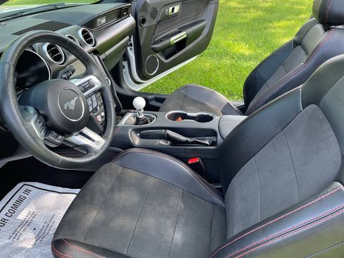 Used 2021 Ford Mustang GT Premium w/ Equipment Group 401A RWD image 4