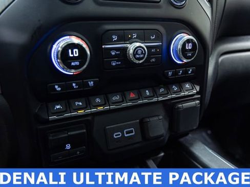 Used 2020 GMC Sierra 1500 Denali w/ Denali Ultimate Package AWD/4WD image 19