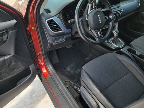 Used 2023 Kia Seltos S w/ Navigation Package FWD image 15