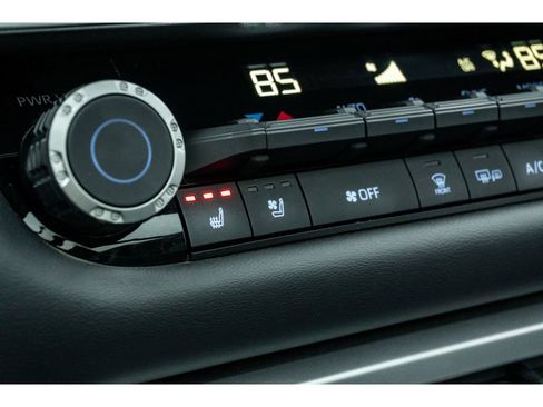 Used 2024 Toyota Tundra Platinum image 25