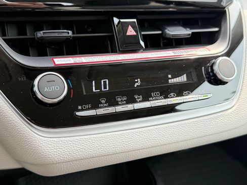 Used 2026 Toyota Corolla LE FWD image 34