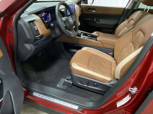 New 2026 Nissan Pathfinder Platinum image 11