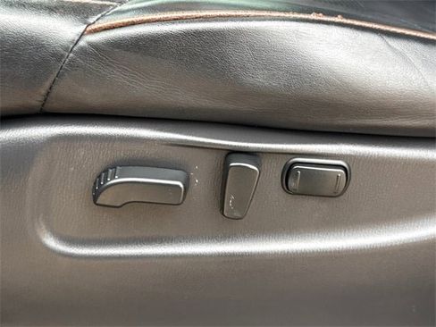 Used 2018 Nissan Armada Platinum w/ Interior Lighting Package image 26