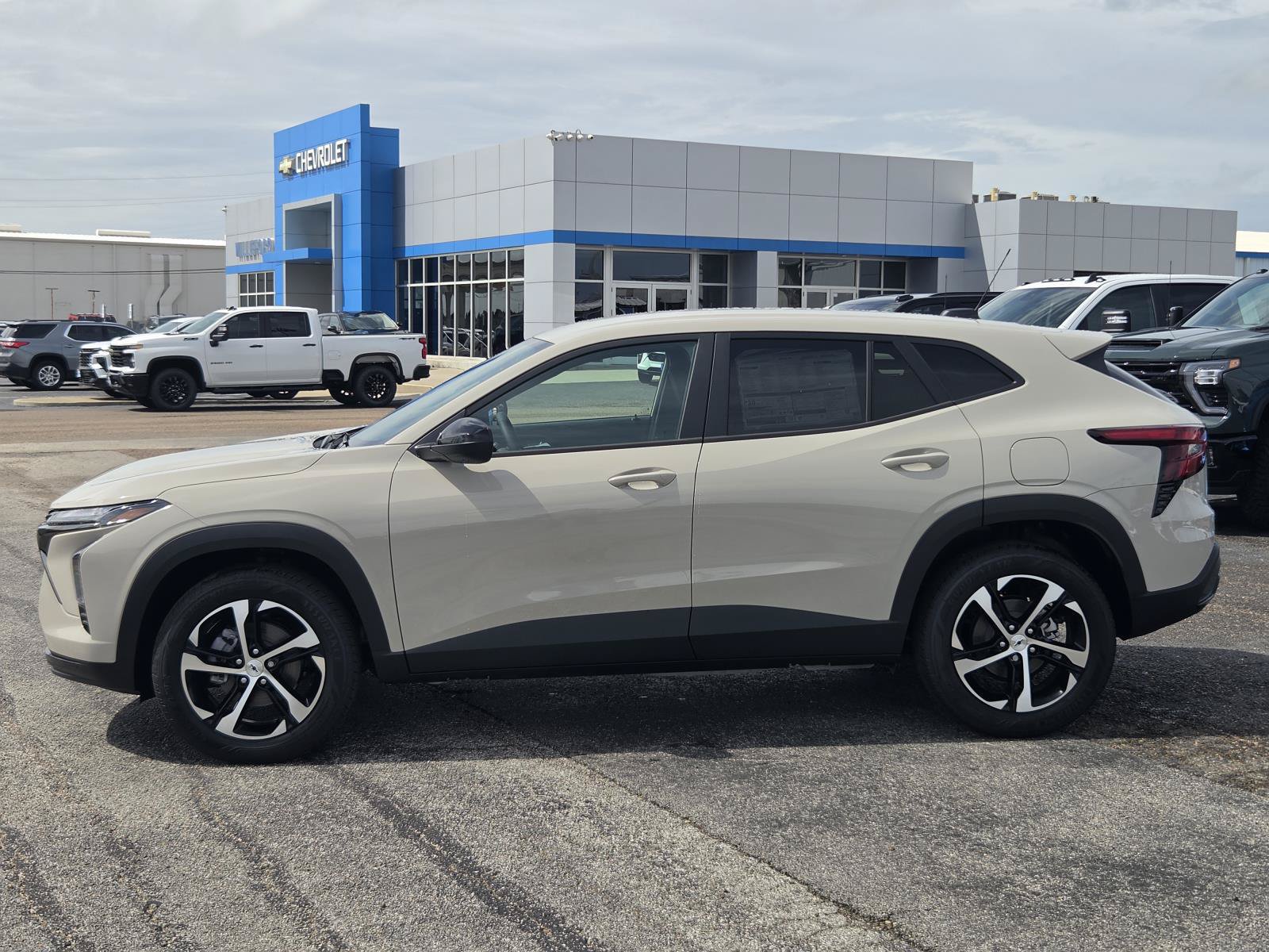 New 2026 Chevrolet Trax RS FWD image 2