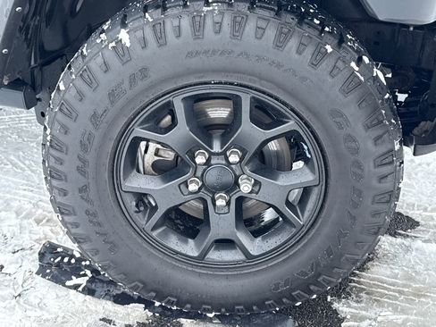 Used 2022 Jeep Wrangler Willys image 9