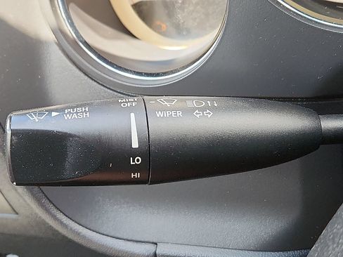 Used 2013 Dodge Challenger R/T RWD image 21