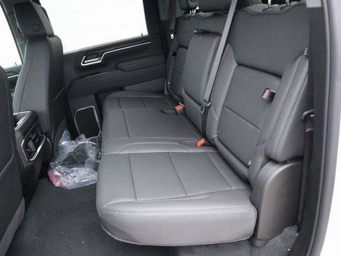 New 2026 GMC Sierra 2500 SLT w/ SLT Convenience Package image 18