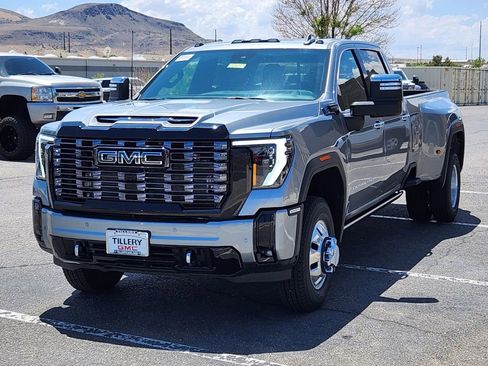 New 2025 GMC Sierra 3500 Denali Ultimate image 4
