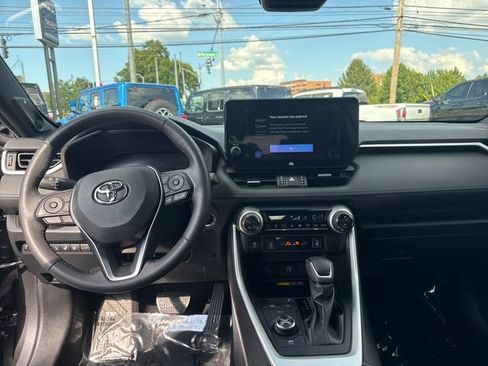 Used 2023 Toyota RAV4 XSE AWD/4WD image 15