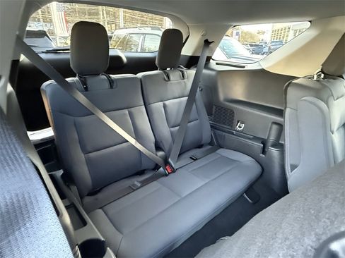 Used 2025 Ford Explorer Active image 29