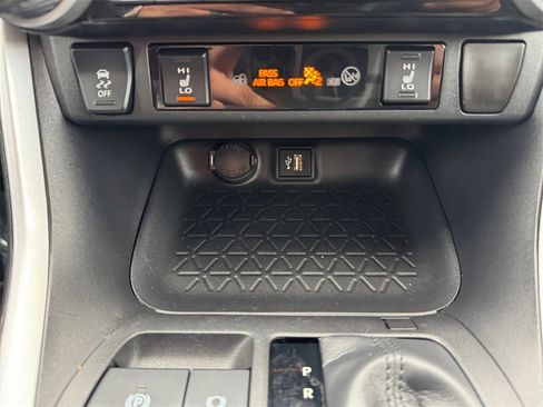 Used 2024 Toyota RAV4 SE image 24
