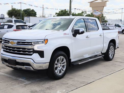 Used 2023 Chevrolet Silverado 1500 LTZ AWD/4WD image 5