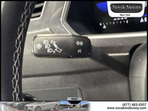 Used 2023 Volkswagen Tiguan SE R-Line AWD/4WD image 18