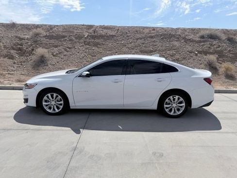 Used 2022 Chevrolet Malibu LT FWD image 5