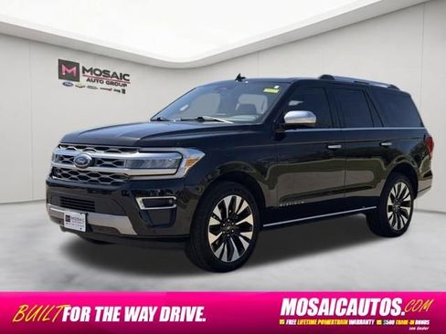 Used 2024 Ford Expedition Platinum AWD/4WD image 3