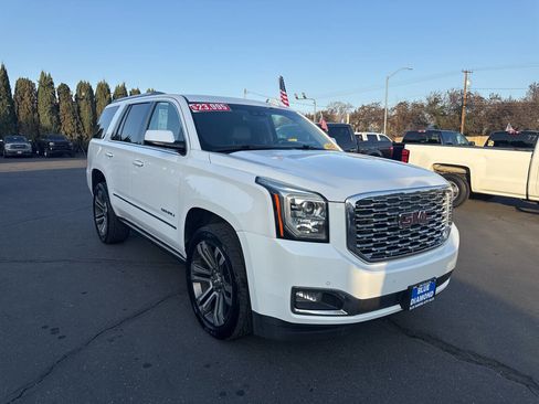 Used 2019 GMC Yukon Denali w/ Denali Ultimate Package image 2