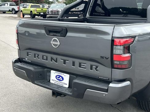Used 2023 Nissan Frontier SV w/ Midnight Edition Package RWD image 13