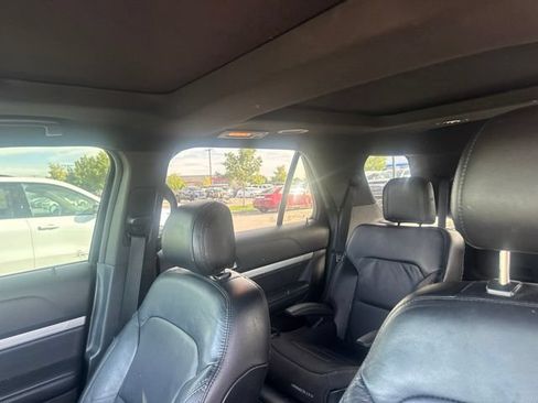 Used 2017 Ford Explorer XLT w/ Equipment Group 202A AWD/4WD image 9
