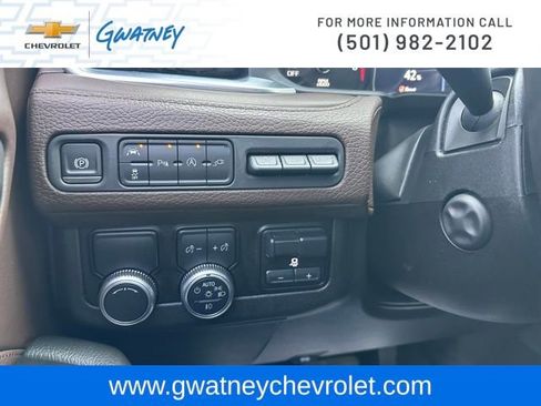 Used 2021 GMC Yukon Denali w/ Denali Premium Package image 19