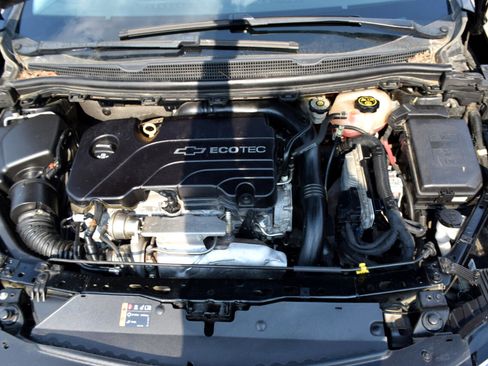 Used 2017 Chevrolet Cruze LT image 29