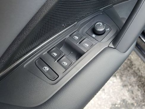 New 2026 Volkswagen Tiguan SE R-Line FWD image 15