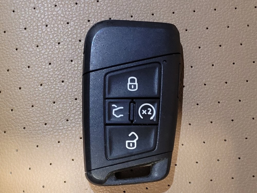 Used 2023 Volkswagen Tiguan SE FWD image 32