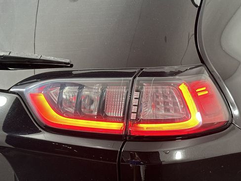 Used 2019 Jeep Cherokee High Altitude image 30