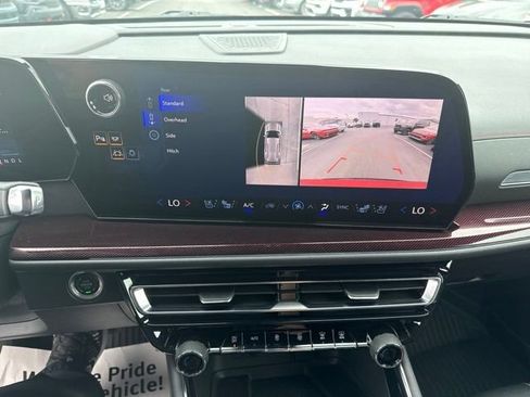 Used 2024 Chevrolet Traverse RS w/ LPO, Floor Liner Package AWD/4WD image 17