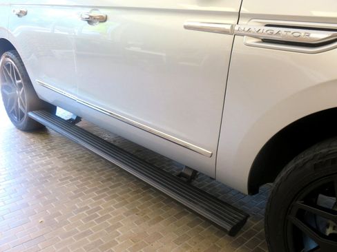 Used 2019 Lincoln Navigator Reserve w/ Cargo Package image 71