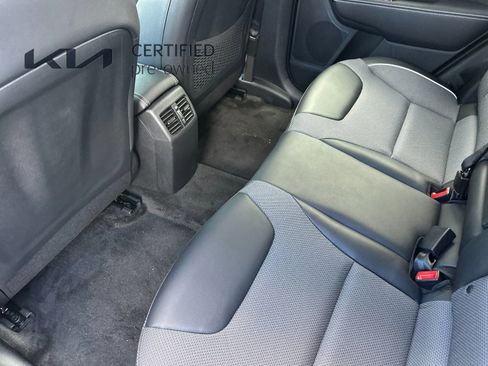 Certified 2022 Kia Niro EX FWD image 13