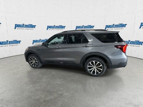 Used 2025 Ford Explorer ST-Line AWD/4WD image 7