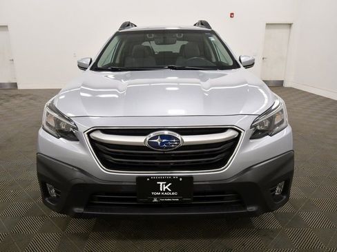 Used 2022 Subaru Outback Premium image 11