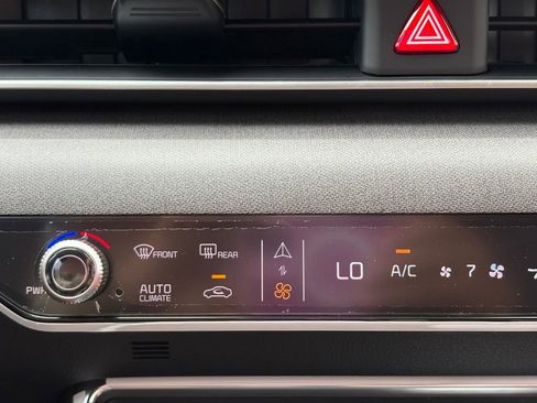 New 2026 Kia Carnival EX FWD image 28